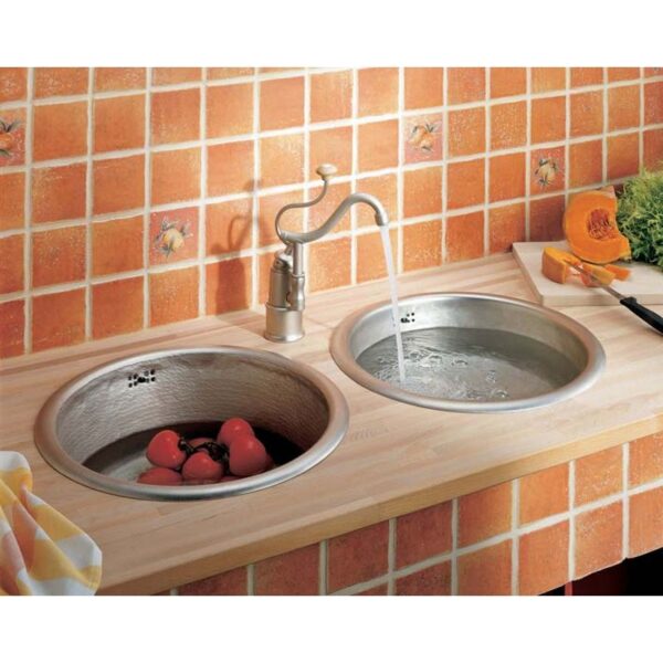 De dion köksblandare och metallhoar