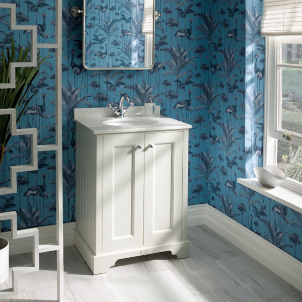 Bayswater 62 cm kommod vit med vit topp