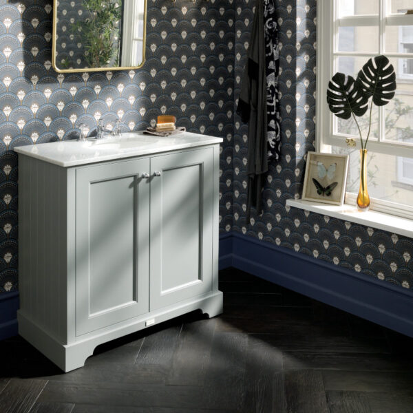 Bayswater 82 cm kommod grå med vit topp